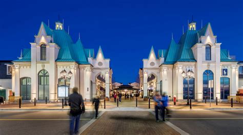 mcarthurglen vancouver.